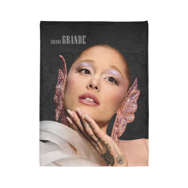 041083c3-ebe0-4dde-9720-261de06f2ba4 Ariana Grande Fantasy Ultra Soft Micro Fleece blanket