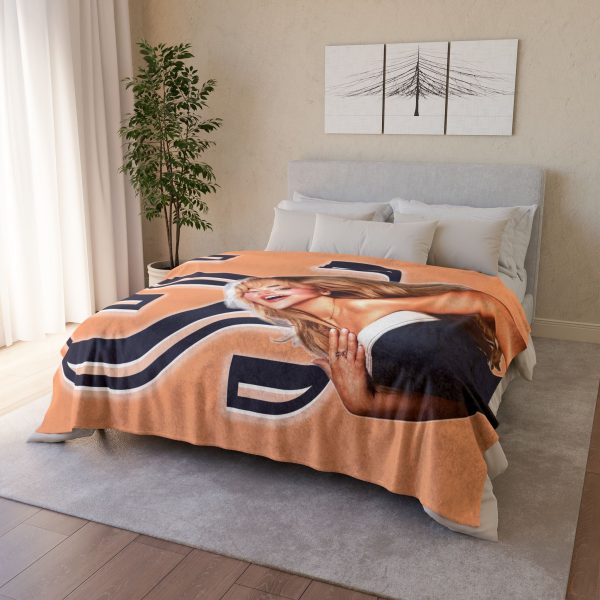 4a20f2fa-d82a-4cc2-8612-1952d7e3c186 Sabrina Carpenter SC Ultra Soft Micro Fleece blanket